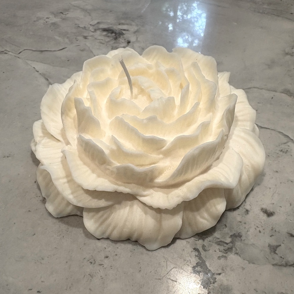 Handmade Soy White Rose / Peony Candle Non-toxic Vanilla Fragrance - Picture 1 of 8